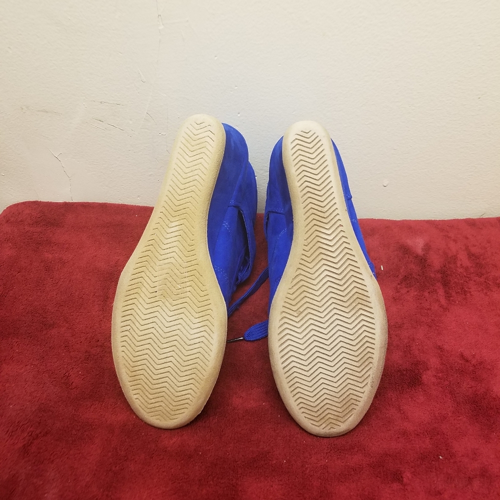 Shoes - Picture 2 of 3